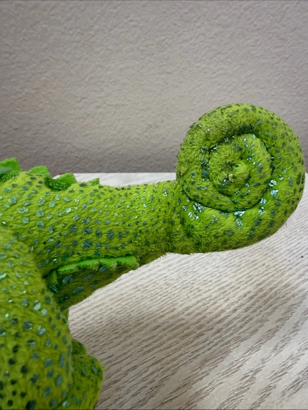 Disney Tangled Pascal the Chameleon 9 Inch Plush - Perfect for Rapunzel Cosplay